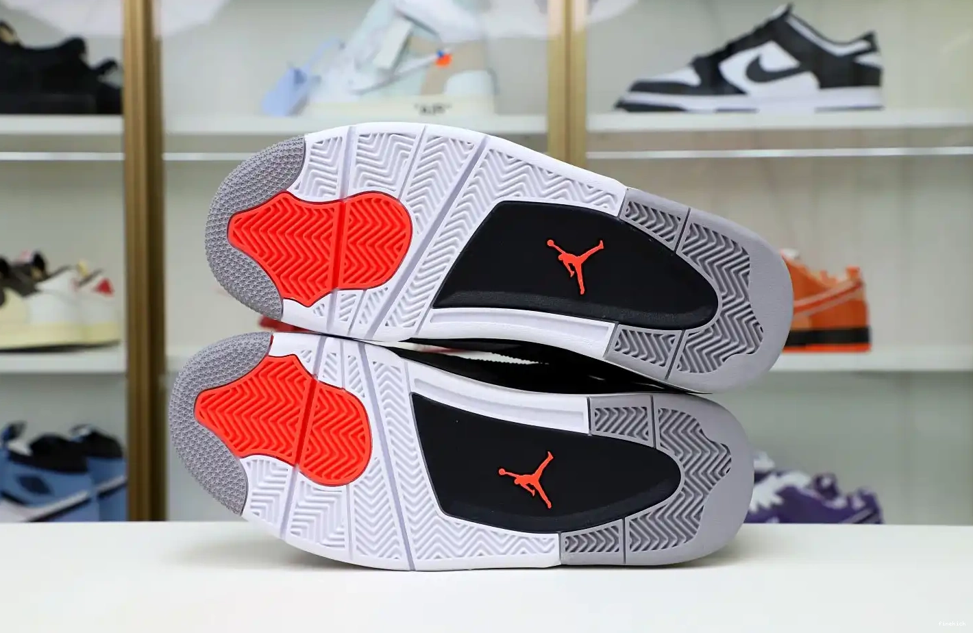 INFRARED AIR JORDAN 4 0528